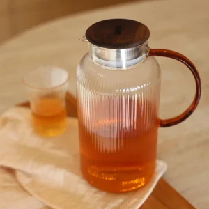 Karaffel - Glass med Amber Håndtak