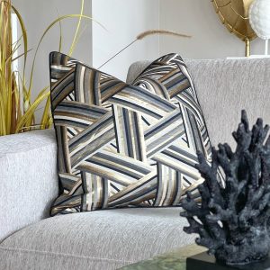 Putetrekk “70s” 50×50 cm – Retro mønsterputetrekk i tidløs størrelse